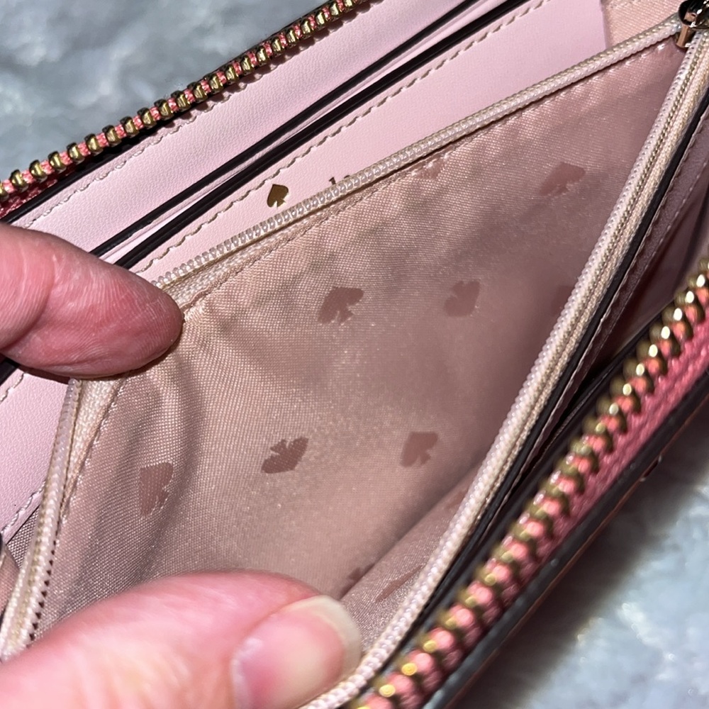kate spade EUC Picnic in the Park Large ZipAround Strawberry Wallet - Picture 12 of 17